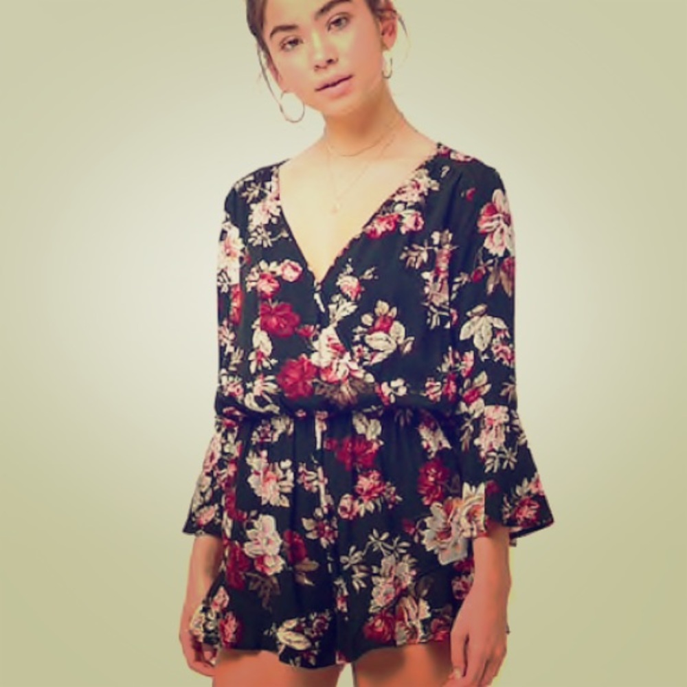 ☀️FLORAL ROMPER🌹 - Picture 2 of 5